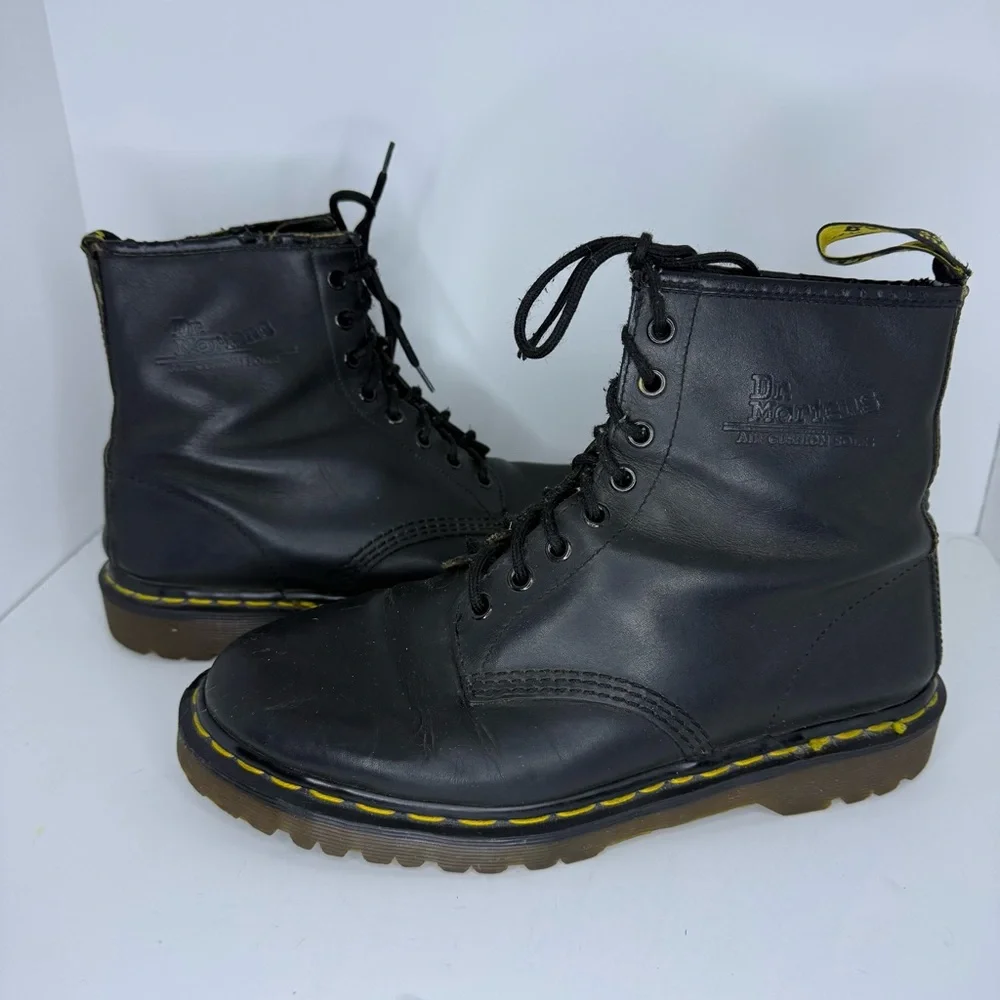 Dr.‎ Martens Air Wair Original Lace Up Black Boot Mens Size 8 or Womens size 10